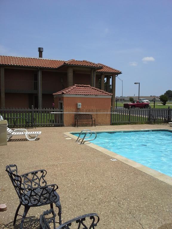 Travelodge By Wyndham Tulsa Bagian luar foto