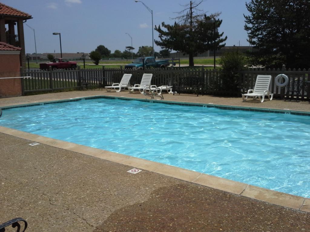 Travelodge By Wyndham Tulsa Bagian luar foto